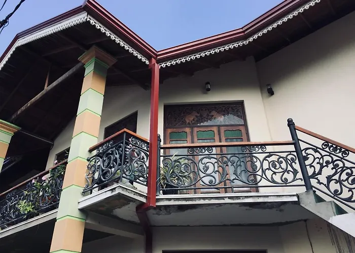 Bee Nest Bed & Breakfast