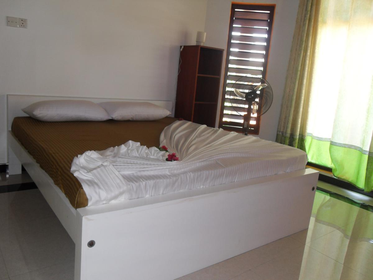 Bed & Breakfast Bee Nest Negombo